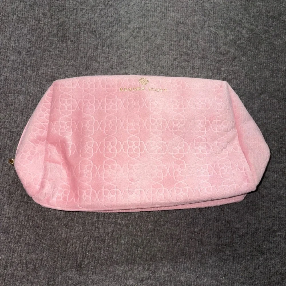 Kendra Scott Pink Velvet Embossed Floral Filigree Cosmetic Makeup Bag Pouch